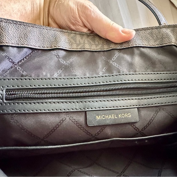 Michael Kors Black and Gray Tote Bag - Picture 7 of 16